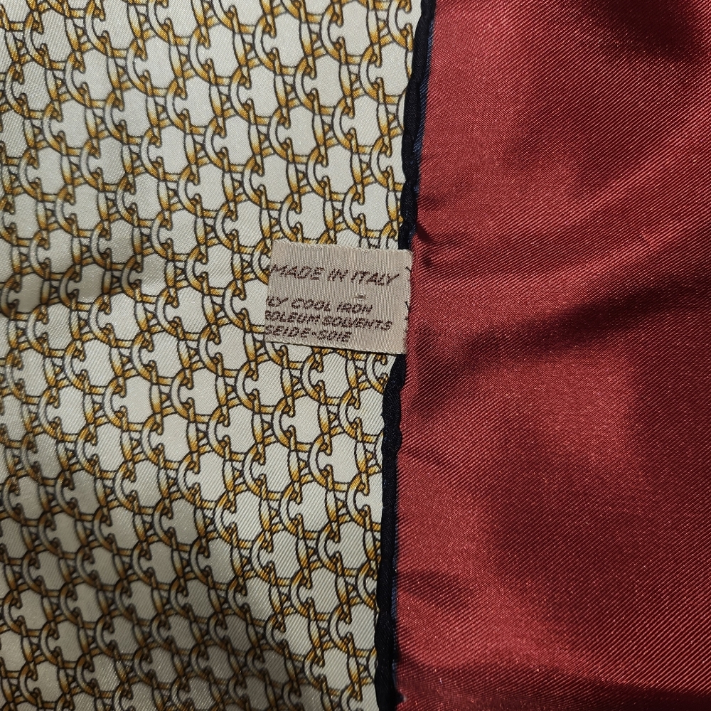 Vintage GUCCI 100% Silk Scarf Italy - Picture 3 of 6